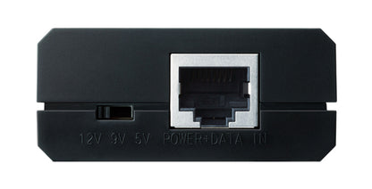 TP-Link POE-splitter 5-12V sort, powerknap og Ethernet port mærket 12V 9V 5V POWER+DATA IN, close-up vinkel.