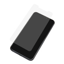 Linocell Elite Extreme hærdet glas skærmbeskyttelse til iPhone Xs Max/11 Pro Max over sort smartphone, vinklet.