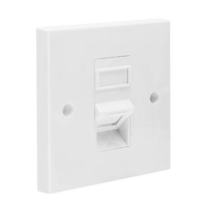 Luxorparts Keystone-vægudtag vinklet, hvid plast, enkelt centreret afbryder, passer keystone-modul, vises fra vinkel.