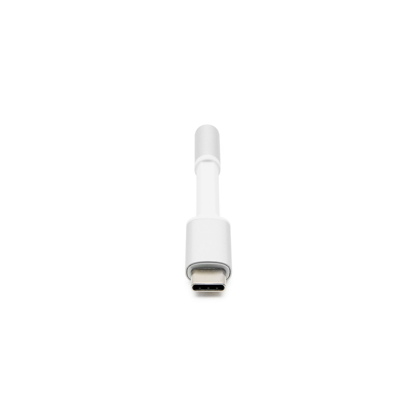 Adapter USB-C til 3,5 mm vist lodret med USB-C stikket fremad.