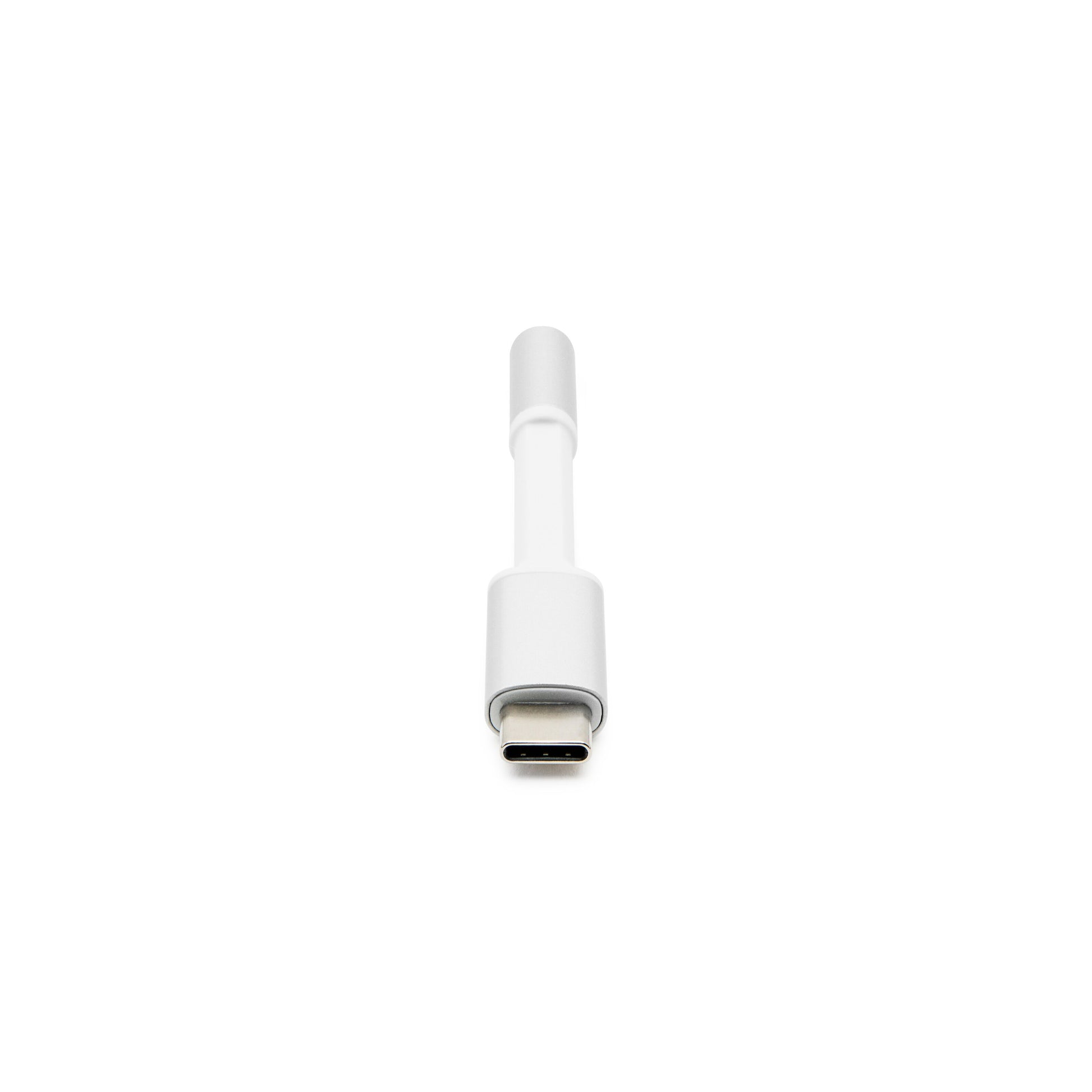 Adapter USB-C til 3,5 mm vist lodret med USB-C stikket fremad.