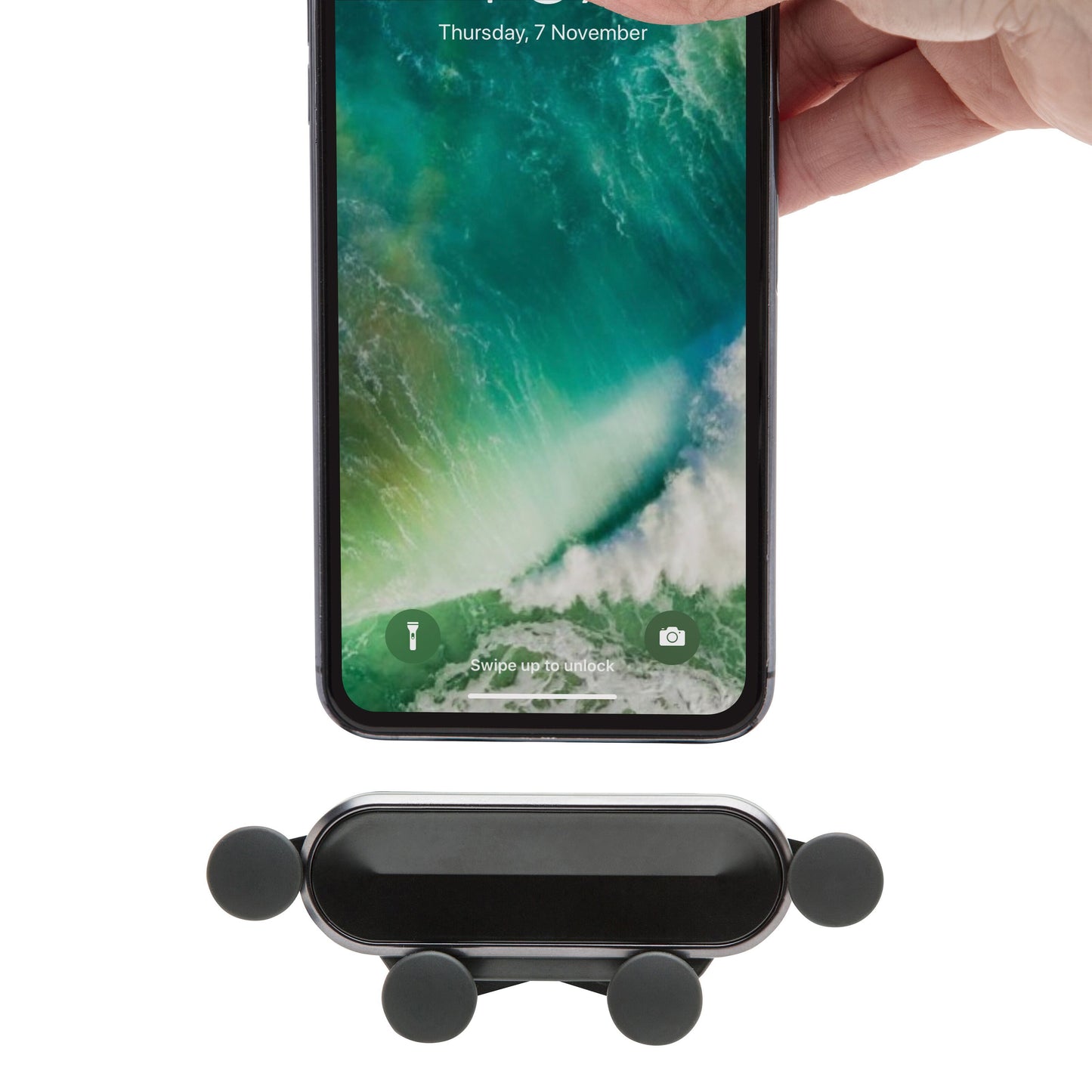 Smartphone over mobilholder til forrude med hurtigfastgørelse, fire runde greb og 360° rotation, naturmotiv på skærm.