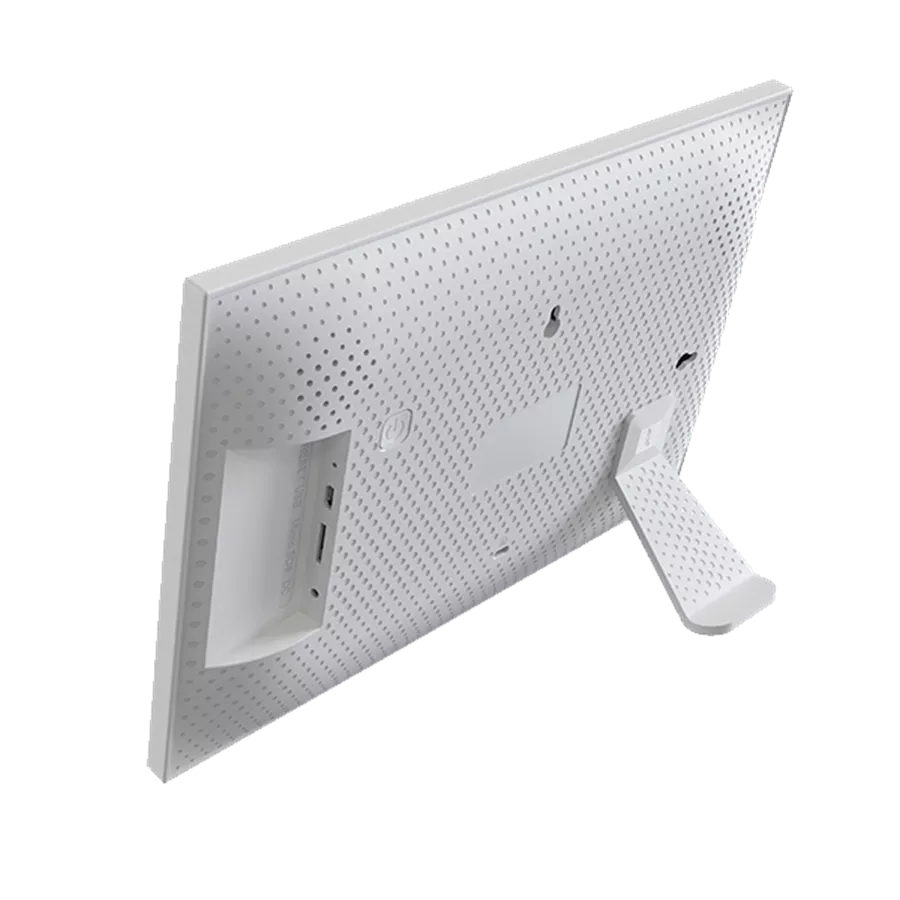 Denver PFF-1064W digital fotoramme hvid set bagfra med perforeret design, stander og synlige porte til venstre.
