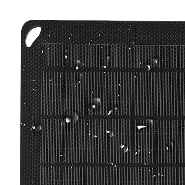 Denver SOP-10200 solpanel 20W sort, tekstureret overflade med vanddråber og afrundet udskæring øverst til venstre.
